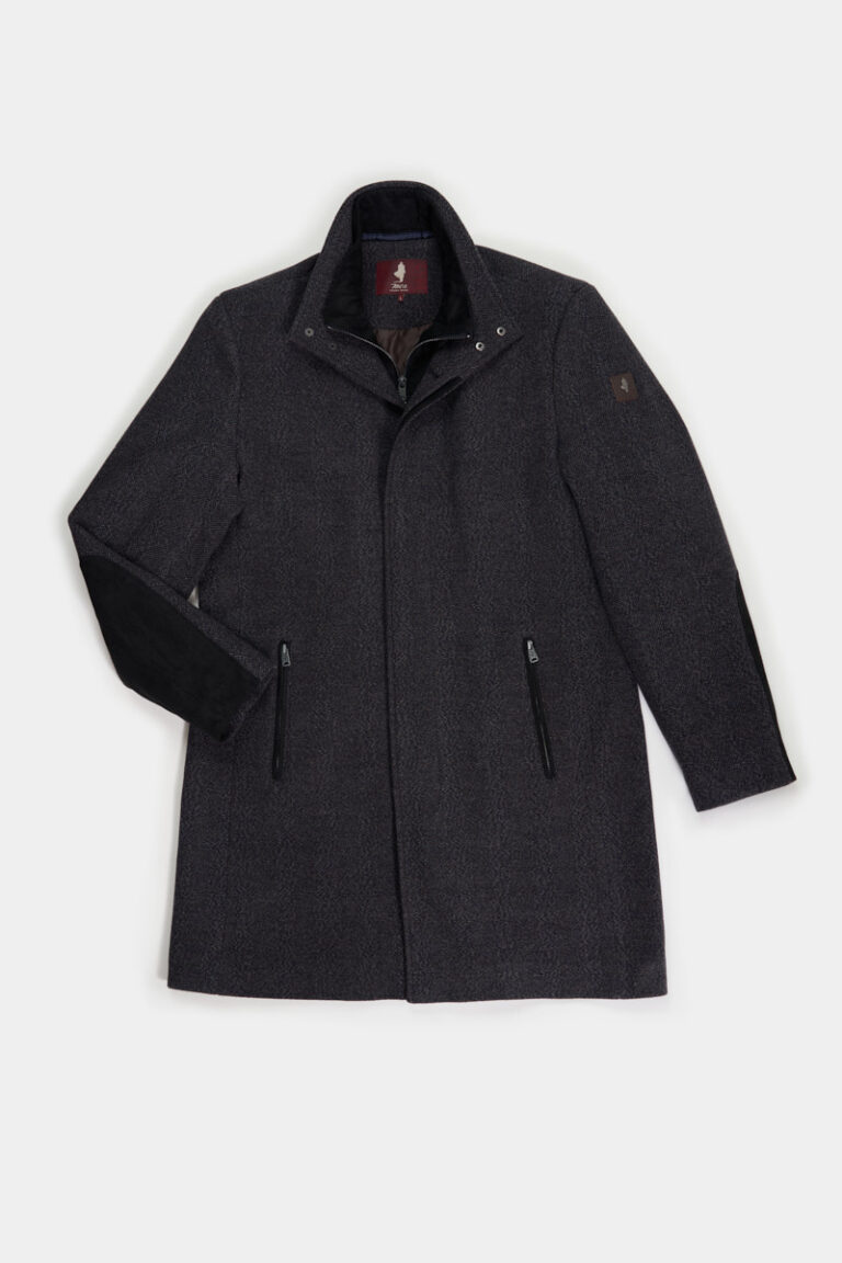 Coat with opposit front facing: