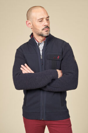 Heavy sweatshirt with knitted sleeves