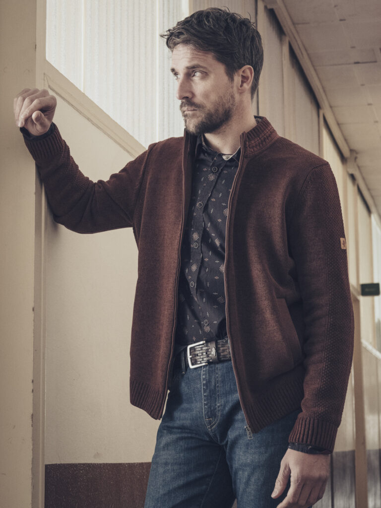Gilet zippé chenille empiècements tissés