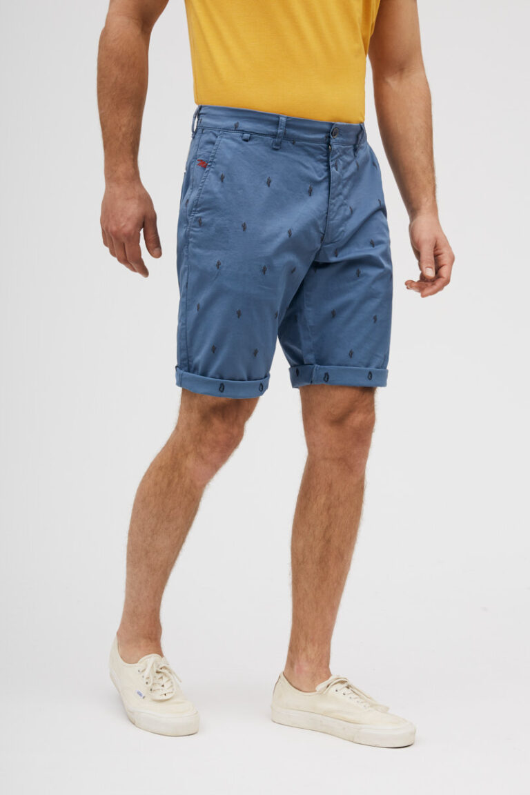 Bermuda shorts with embroidered pattern