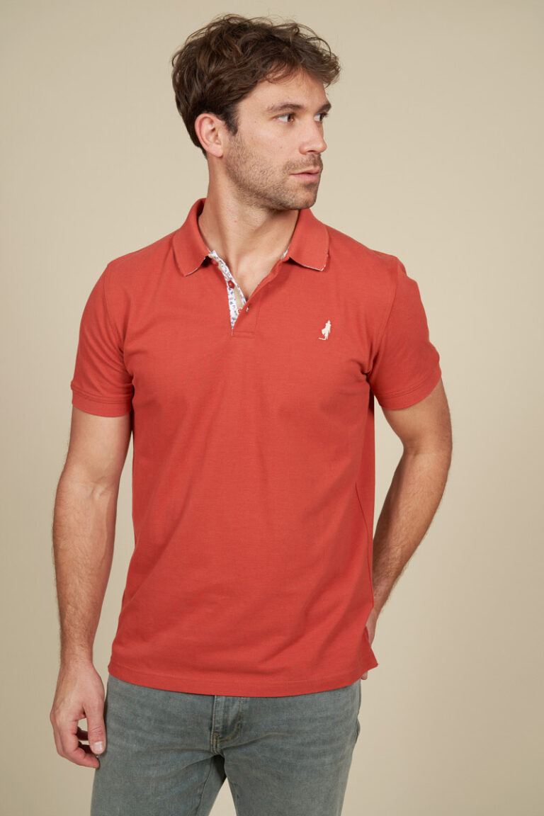 Polo avec un imprimé sous col
