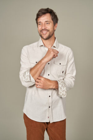 Chemise unie flanelle avec poche à rabat