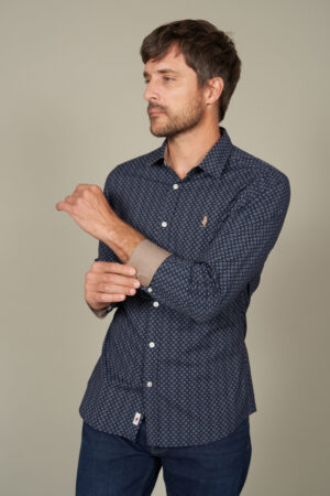 Printed shirt with two tones diamond