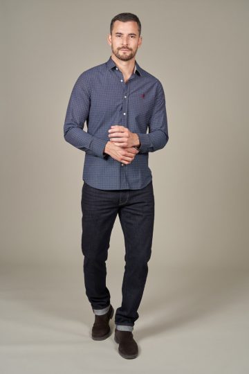 Chemise à motifs pointillés
