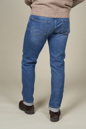 Regular tapered jeans leather details