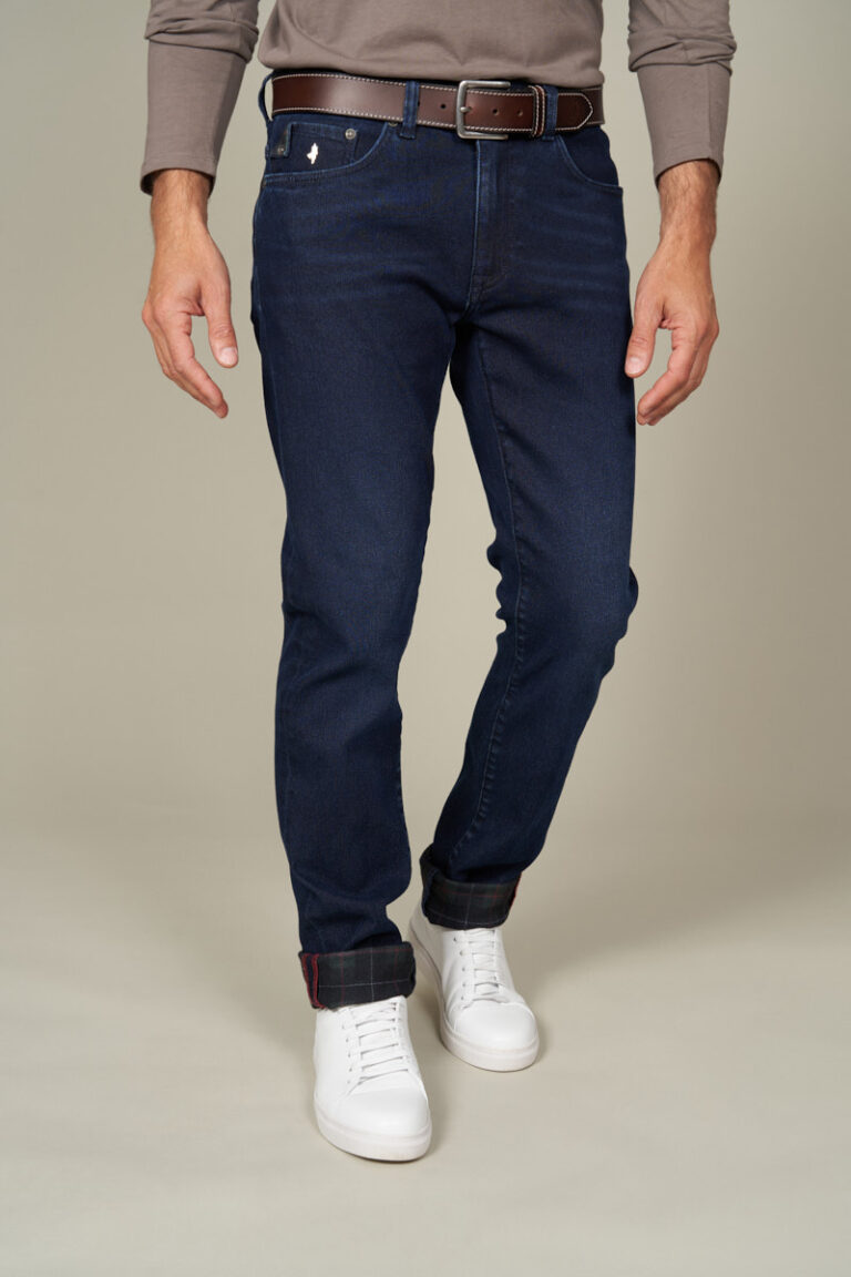 Straight jacket with two-color yoke